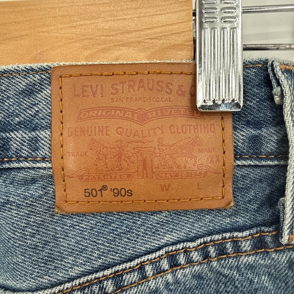 Levi's Premium Womens Distressed 90's 501 Blue Jeans Size 25x30 Button Fly - Picture 6 of 11